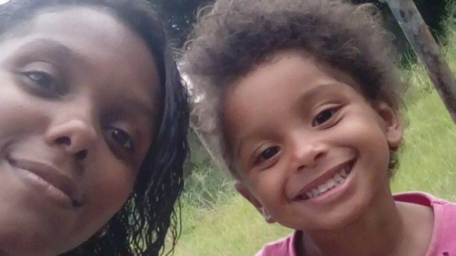 Menina morta no RJ era obrigada pela mãe e madrasta a comer comida estragada
