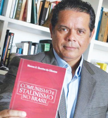 “Stálin e Manuilski sabiam e deram a ordem para putsch militar de Prestes”