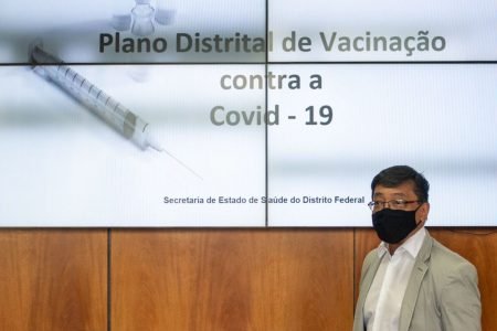 Portaria fixa regras para registro e controle de estoque de vacinas contra covid