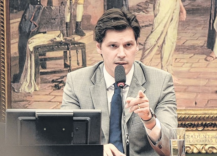 Daniel pede ao TCE para apurar irregularidades fiscais no Estado