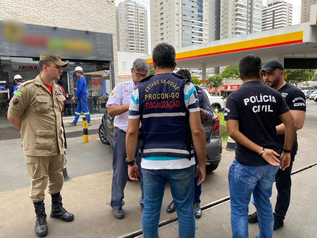 Postos de combustíveis são autuados e terão que voltar com preços anteriores, em Goiânia