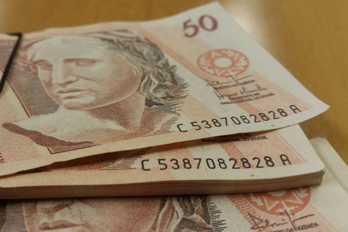 País continuará com déficit até 2025, prevê instituição do Senado
