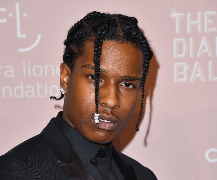 Polícia apreende armas na mansão de A$AP, namorado de Rihanna