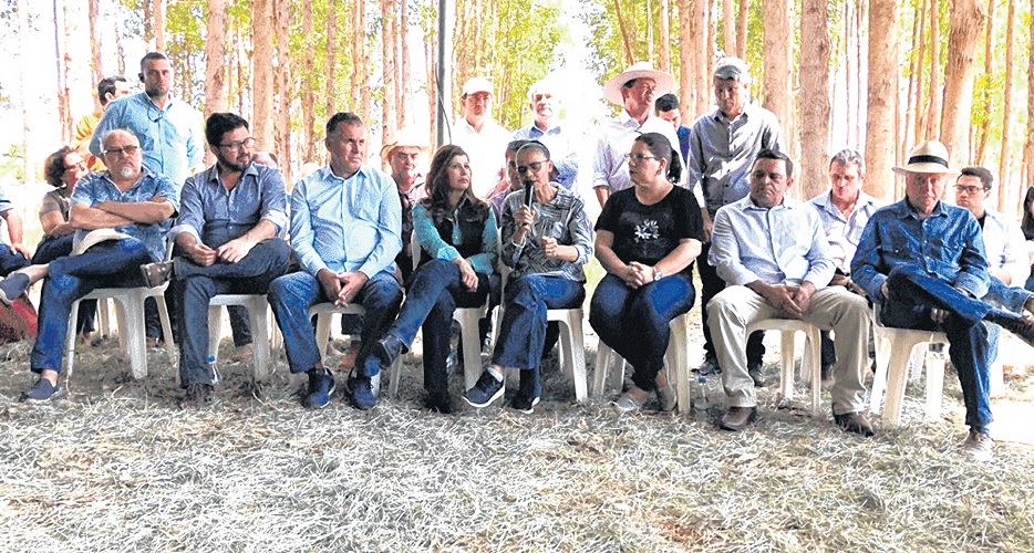 Marina Silva conhece projeto agrícola modelo em Goiás