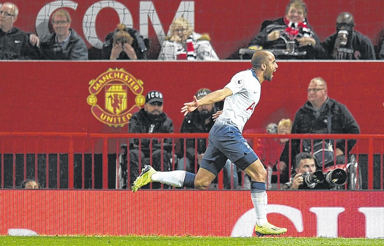 Lucas marca duas vezes e Tottenham goleia United