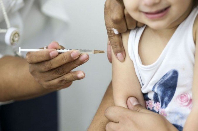Secretários de saúde dizem que não exigirão aval médico para vacinar crianças