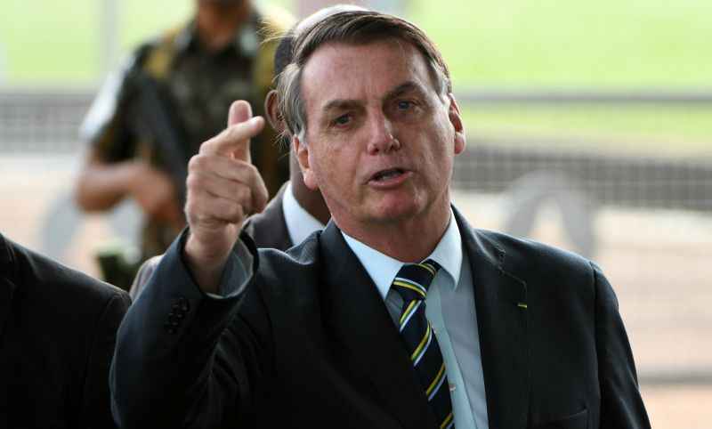 Bolsonaro diz que 'sanha ditatorial' não chegará ao País e que tem apoio de Deus