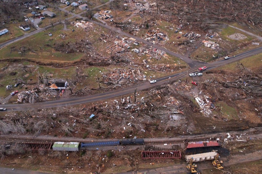 Fortes tornados varrem cidades e matam mais de 70 pessoas no sudeste dos EUA