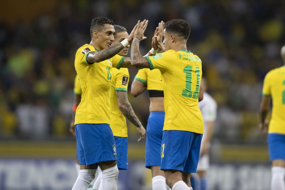 Tite comemora goleada, mas evita prometer seleção mais ofensiva para Copa