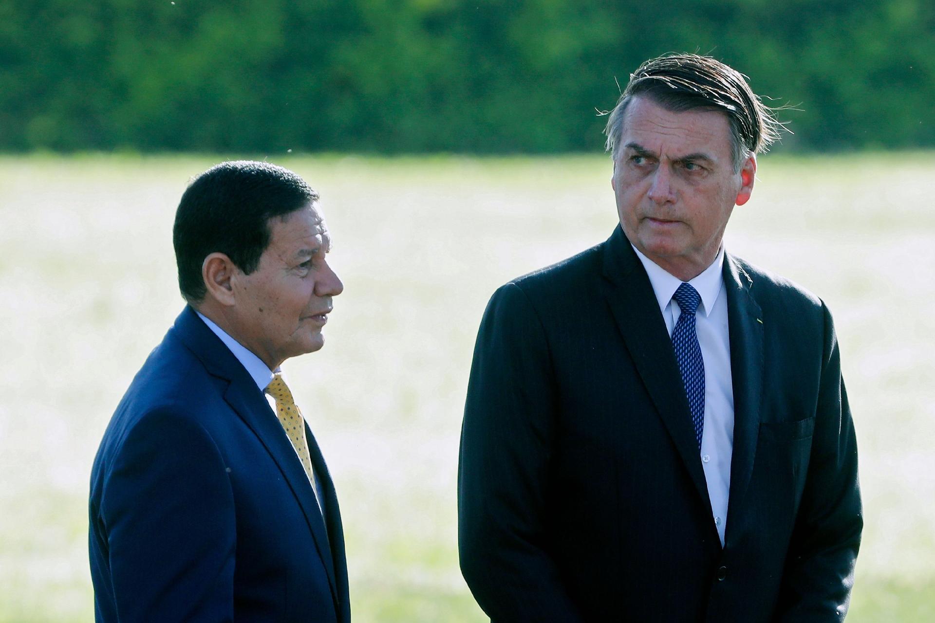Bolsonaro reúne ministros no Conselho de Governo sem participação de Mourão