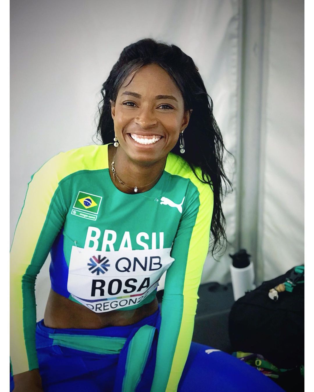 Vitoria Rosa faz terceiro e avança à semifinal dos 200m no Mundial de Atletismo