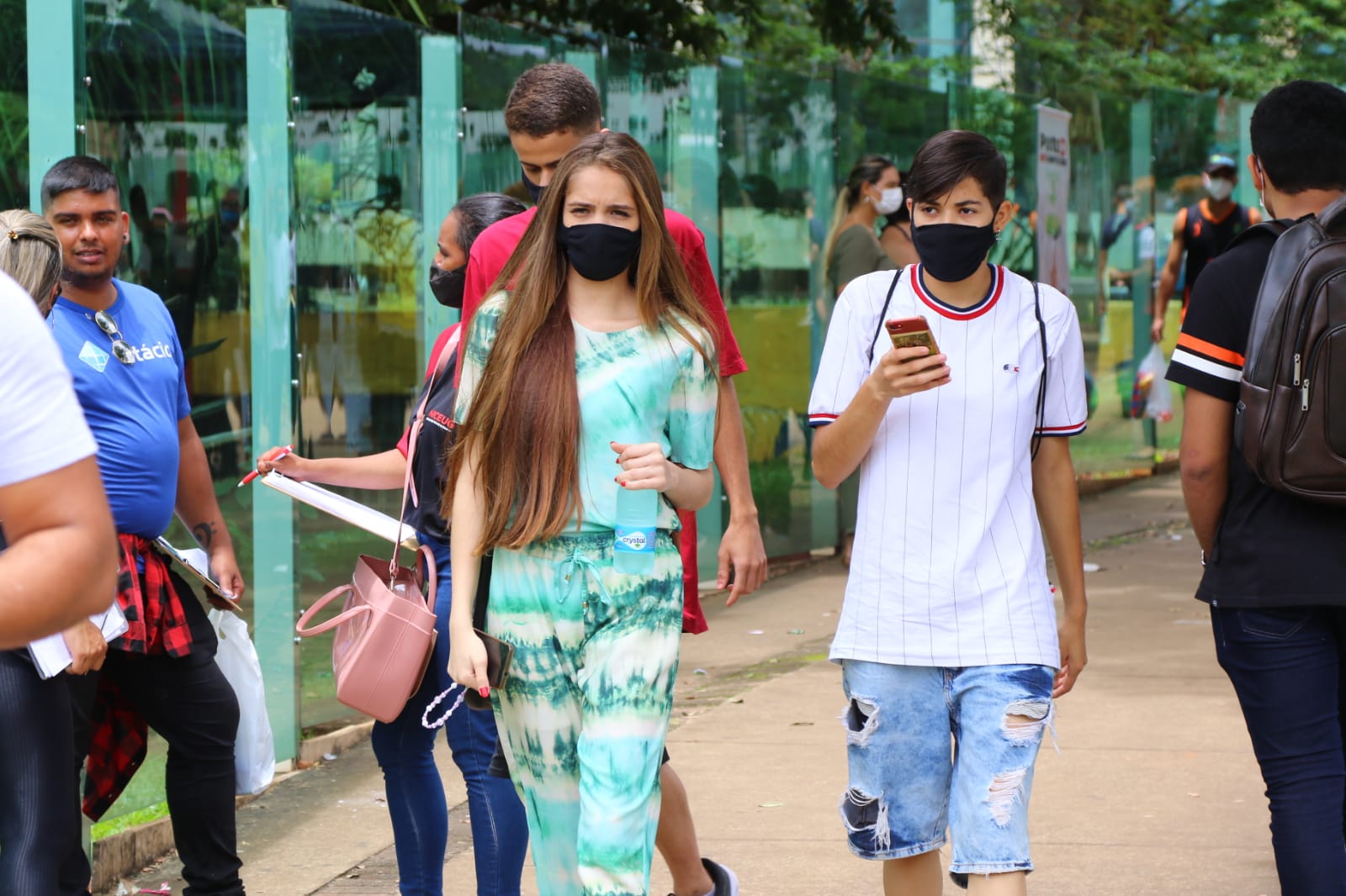 Com queda de 38% de inscritos, cerca de 130 mil estudantes devem fazer o Enem em Goiás