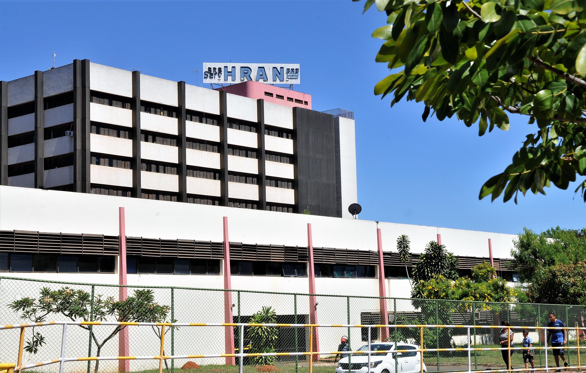 Preso aproveita visita ao hospital para fugir, em Brasília