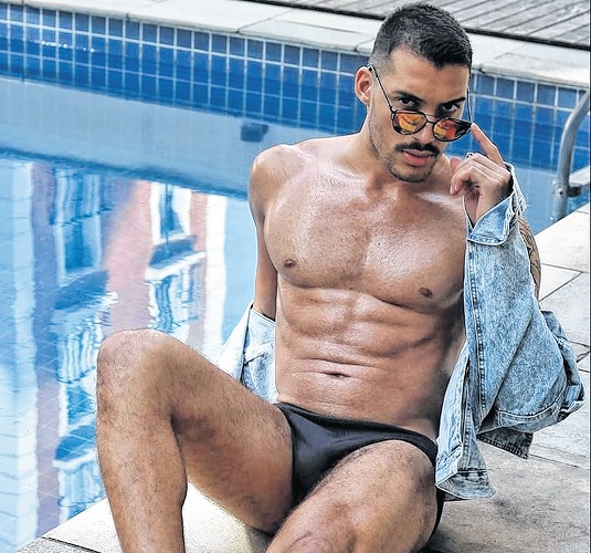 Cantor viraliza por semelhança com famoso