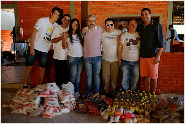 Feijoada celebra o Dia do Corretor de Imóveis e a solidariedade