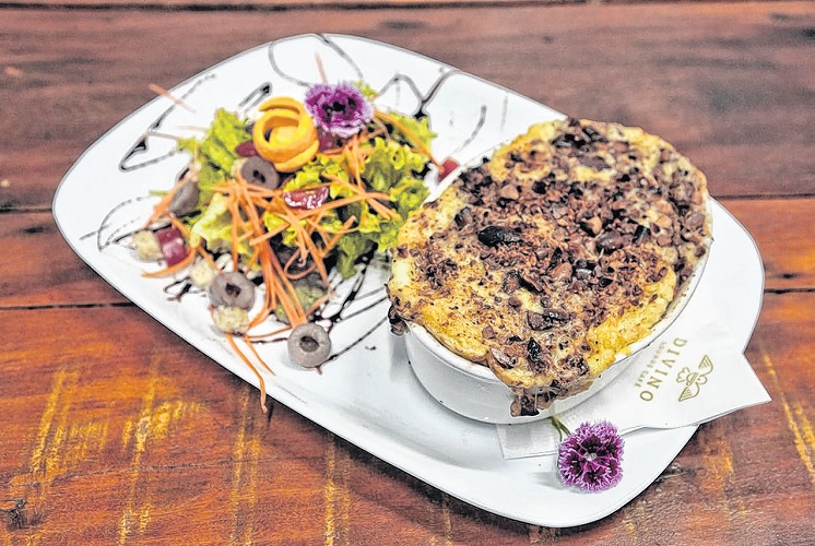 Chef Matheus apresenta escondidinho do Cerrado no Festival Gastronômico de Pirenópolis