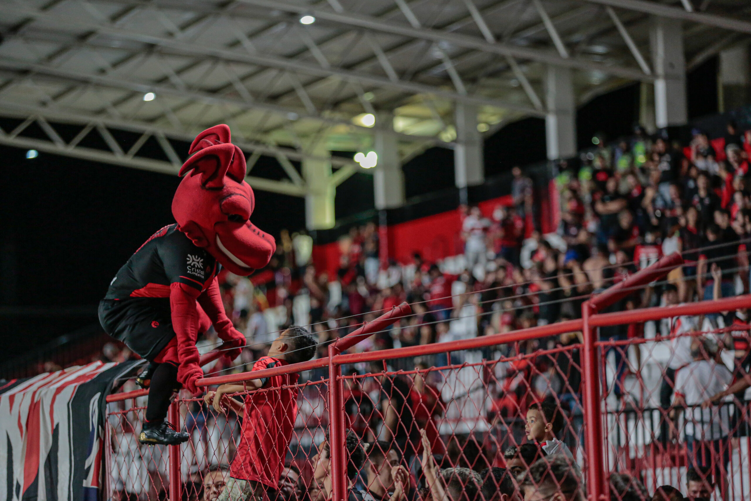 Vai ferver! Atlético-GO divulga quantidade de ingressos vendidos para clássico contra o Vila Nova