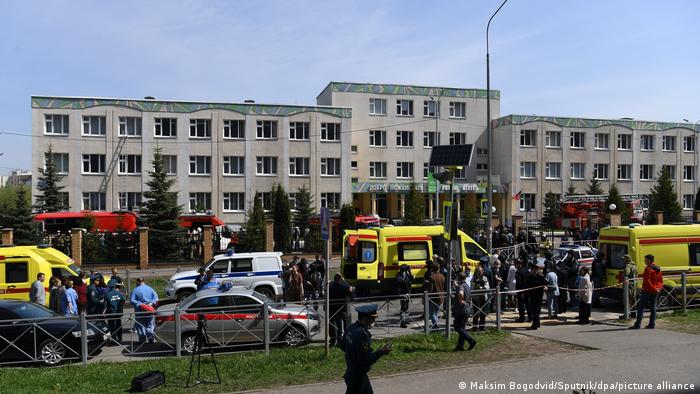 Ataque a tiros deixa pelo menos oito mortos em escola na Rússia
