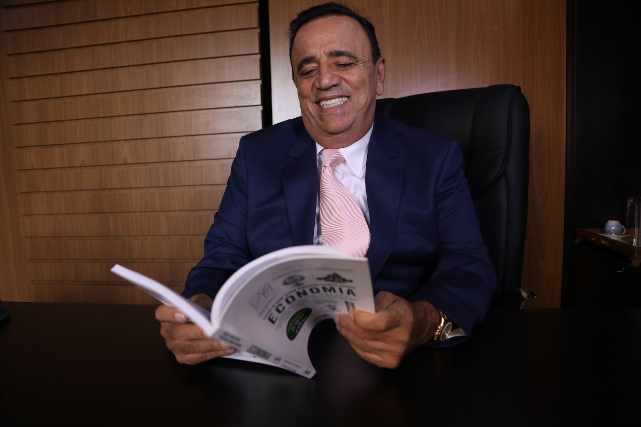 Heli Dourado deseja implementar mais escolas para a cidade