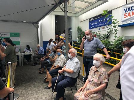 Para conter a Covid-19 no Brasil, vacinação precisa chegar a 2 milhões de pessoas por dia, diz estudos