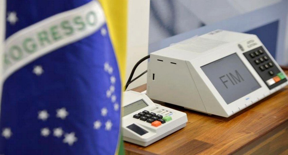 Eleitor brasileiro que vive no exterior terá 1,4 mil urnas para votar