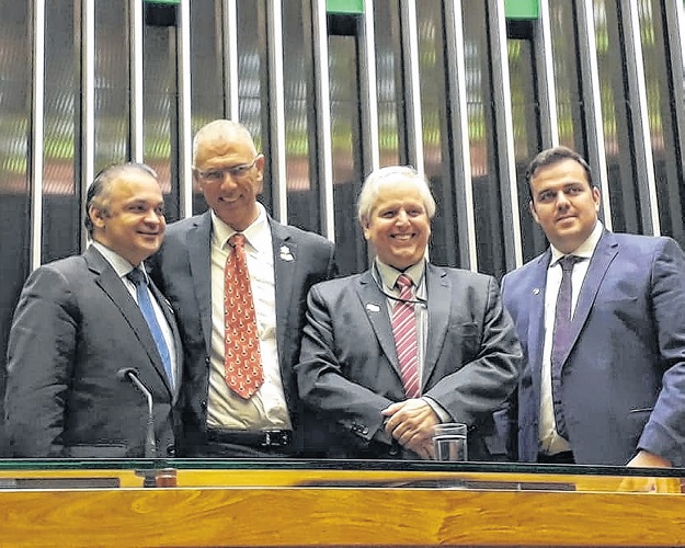 Gustavo participa de homenagem aos 70 anos de Israel