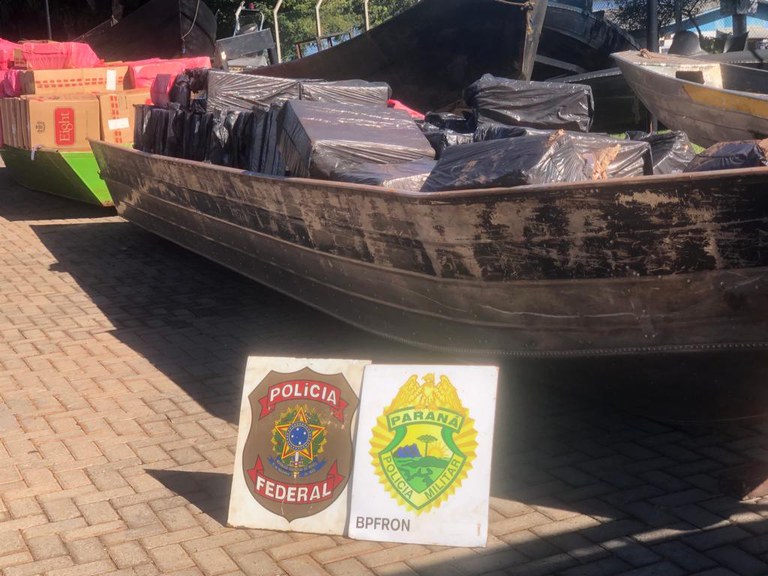 Duas embarcações com cigarros contrabandeados são apreendidas