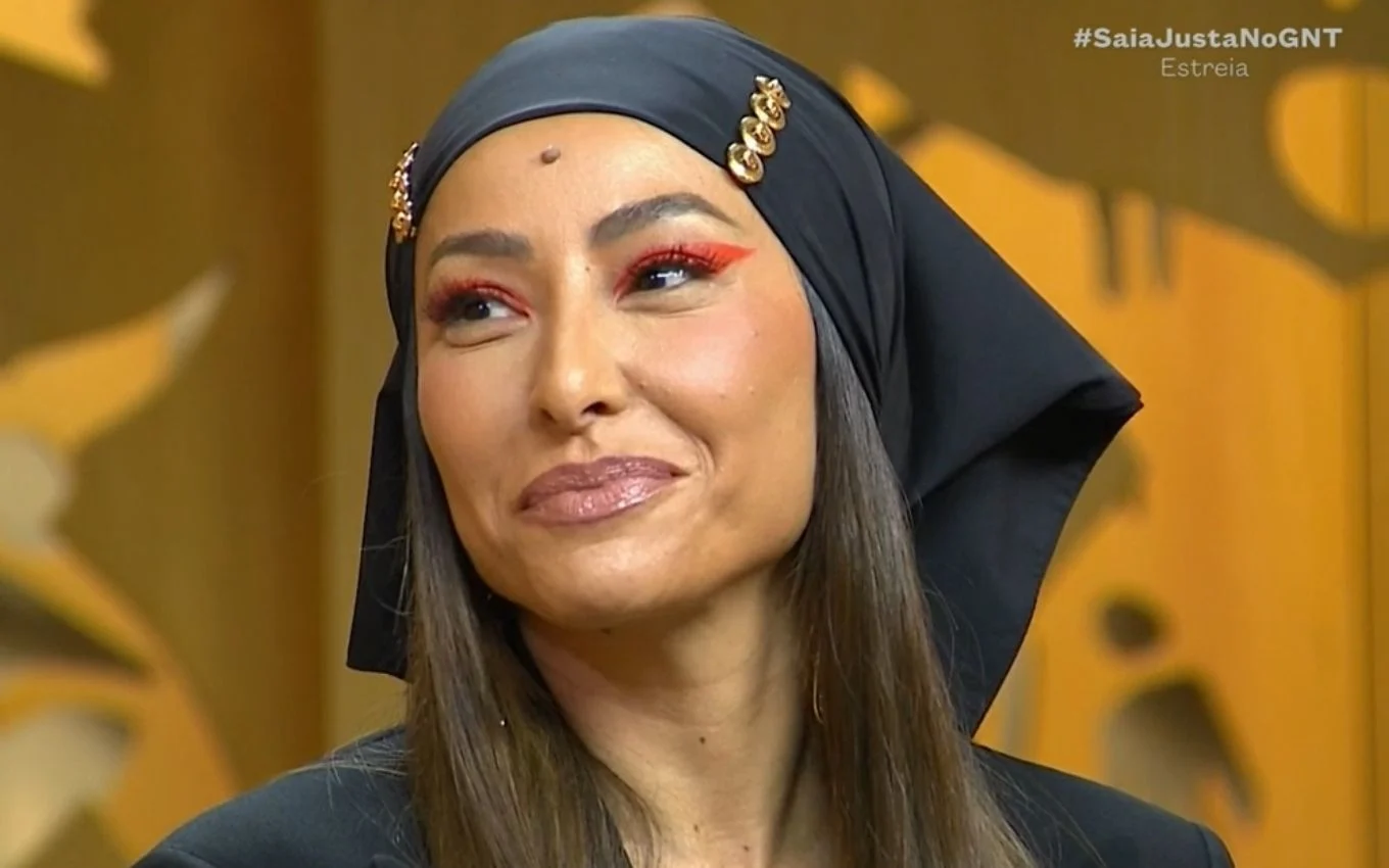 Sabrina Sato revela que colocou silicone por sofrer bullying na adolescência: "Chamando de jabuticaba"