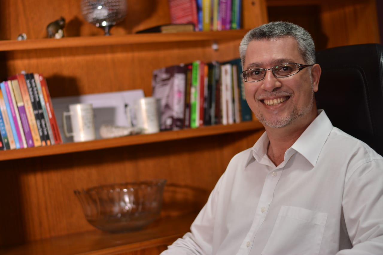 Livro inventivo chega ao mercado editorial