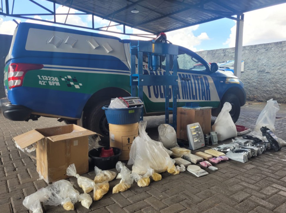 PM desmancha tráfico de drogas em Goiânia