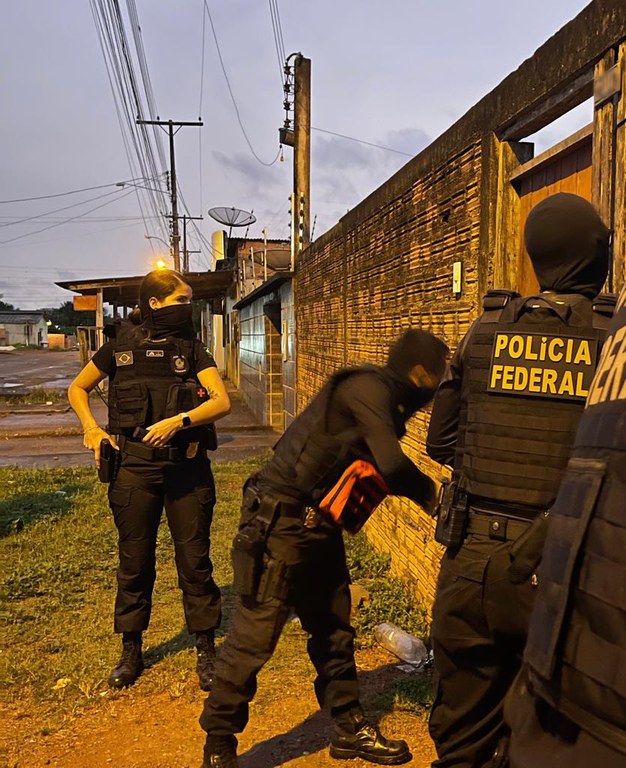 Suspeitos de pornografia infantil são alvos de operação