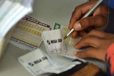 Mega-Sena acumula e deve pagar R$ 6,5 milhões na próxima quarta-feira