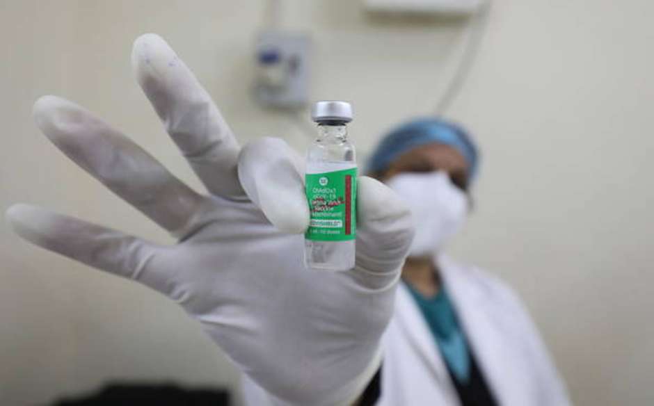 Deixado para trás: Índia começa exportar vacina, mas Brasil não aparece na lista