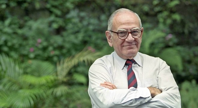 A trajetória brilhante de  Helio Jaguaribe