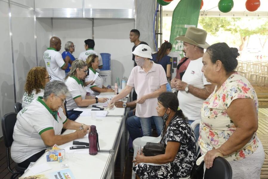 Programas do Goiás Social chamam atenção de autoridades de Pernambuco