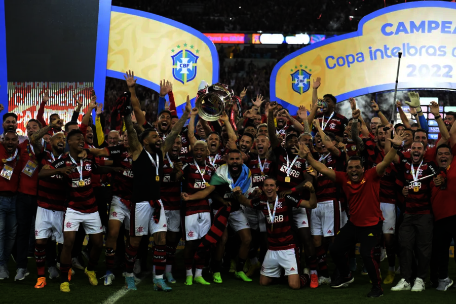 Flamengo define recompensa de R$ 35 mi a elenco, comissão e funcionários