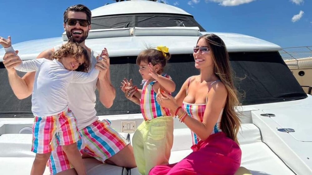 Filha mais nova de Alok e Romana é internada com pneumonia