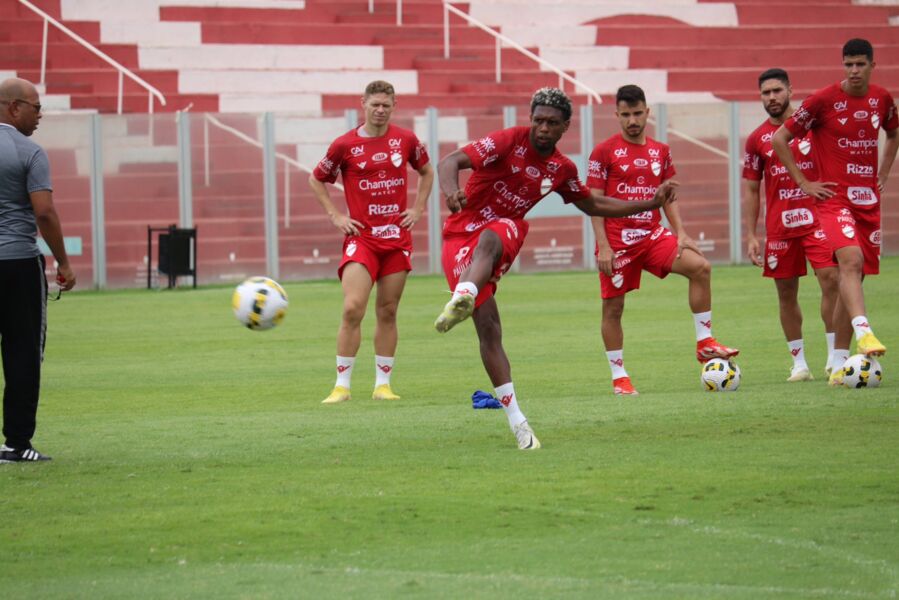 Vila Nova disputa a vaga na final da Copa Verde diante do Brasiliense