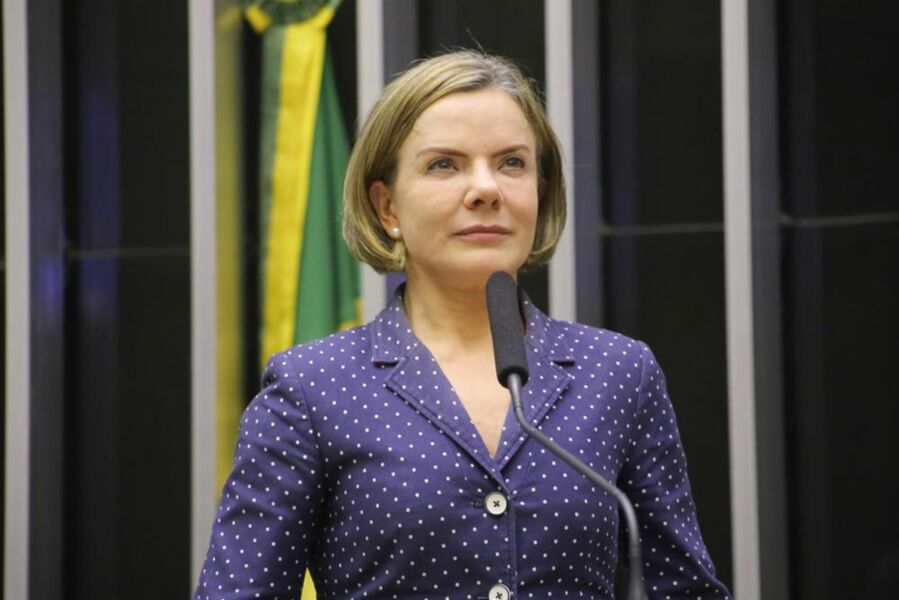Gleisi Hoffmann critica nota divulgada pelos comandantes das Forças Armadas