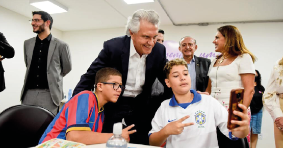 Caiado destaca Educação como ferramenta de combate à pobreza
