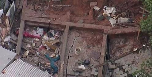 Duas pessoas morrem soterradas após desabamento de muro em Osasco (SP)