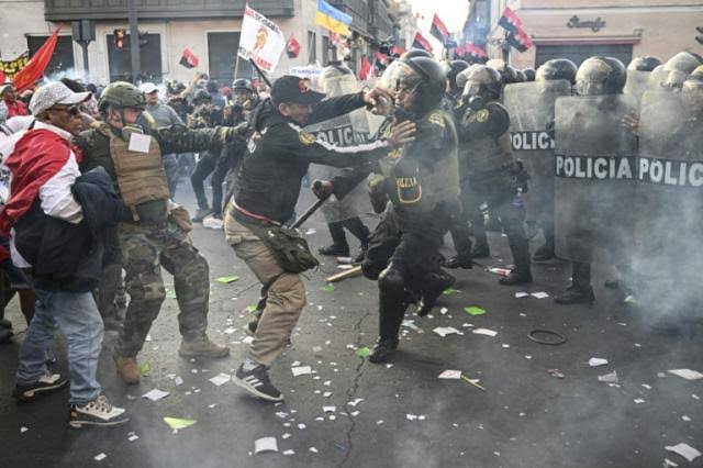 Peru: Manifestantes fecham aeroporto de Huancabamba com pedido de novas eleições