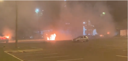 Praça de Guerra: Bolsonaristas tentam invadir sede da PF