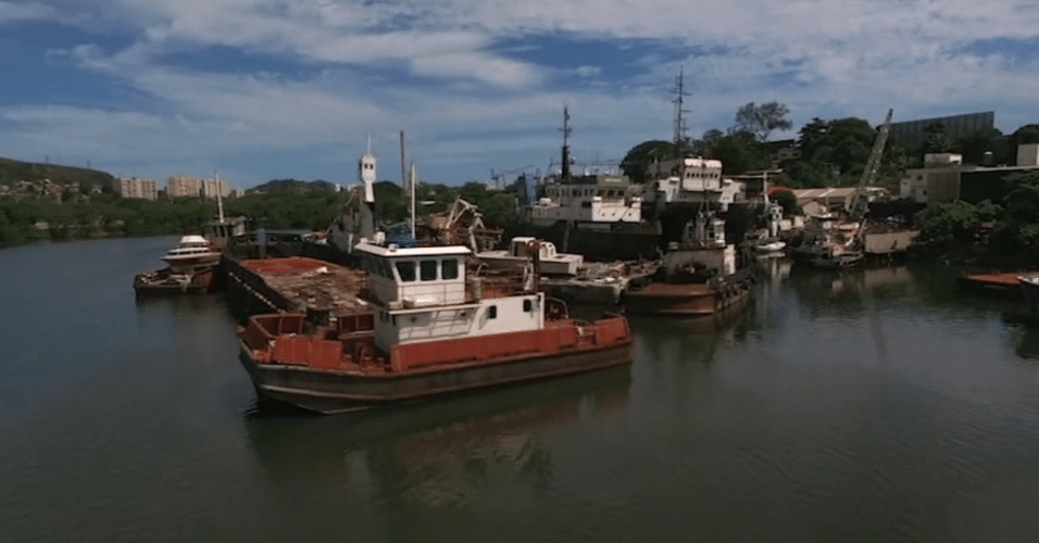 Rio quer retirar embarcações abandonadas na Baía de Guanabara