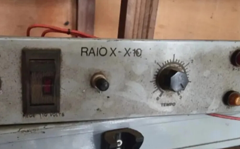 Após denúncia anônima, Polícia Militar encontra aparelho de raio-x em casa abandonada