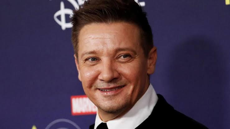 Ator da Marvel Jeremy Renner sofre grave acidente