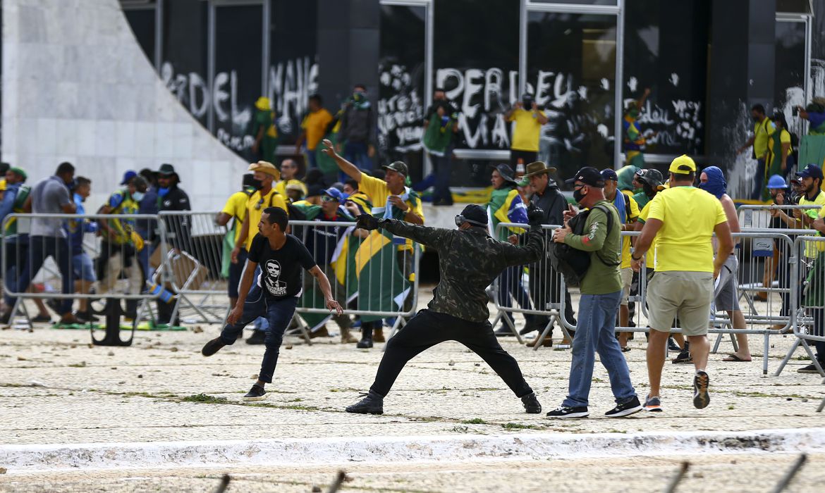 “Mais grave do que no Capitólio”, diz ministro sobre depredação