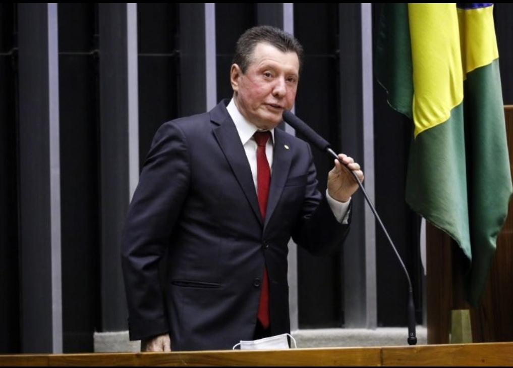 "Temos que impedir o uso da camisa da seleção por terroristas"