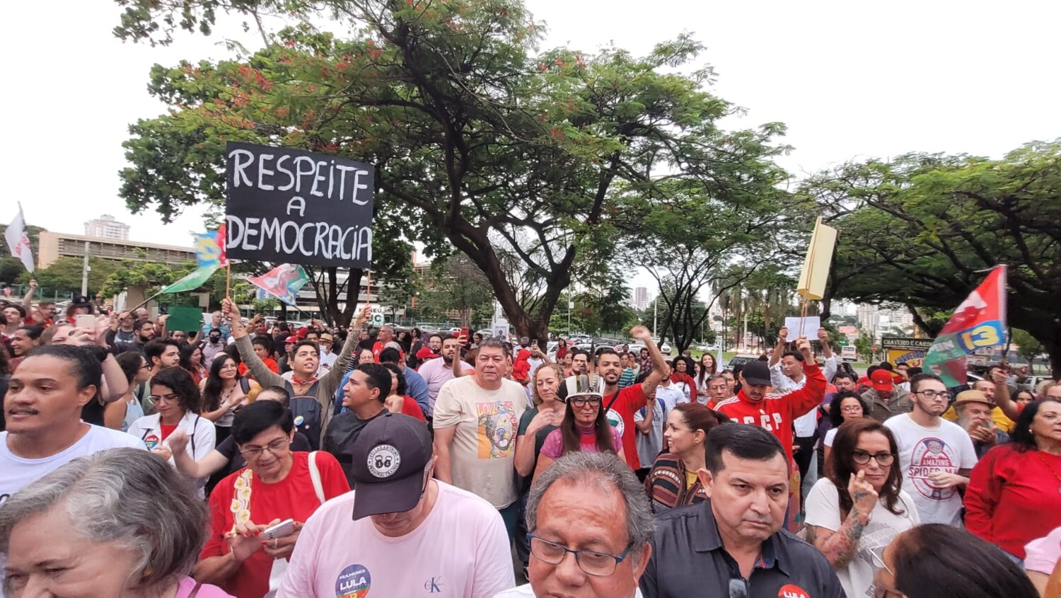 “SEM ANISTIA!” entoam movimentos de defesa pela democracia no país