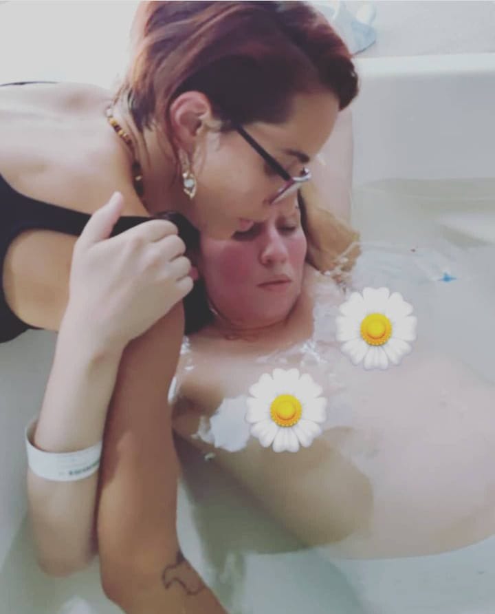 Imigrante, mãe, doula. Maternidade que virou paixão e profissão